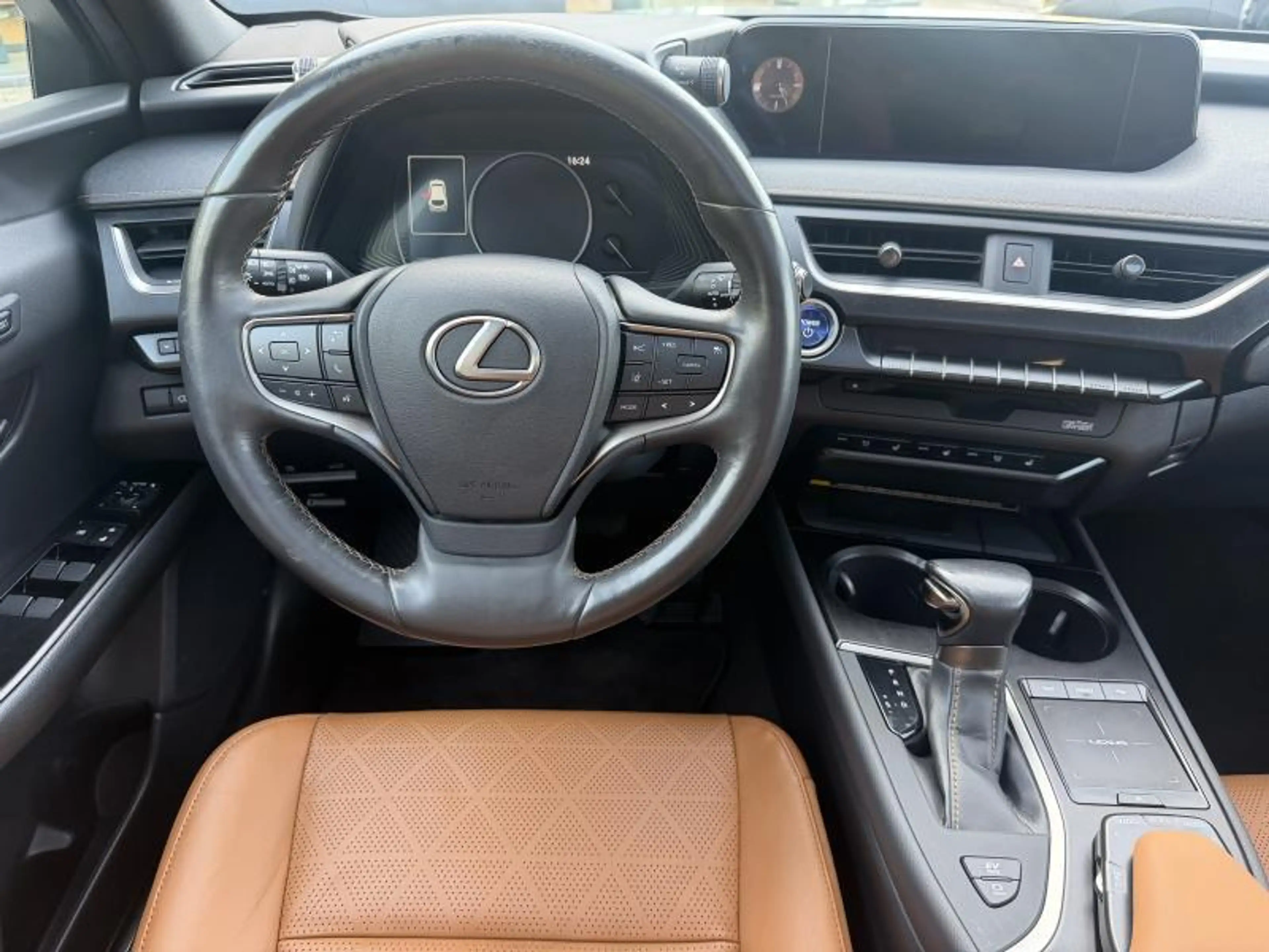 Lexus UX 250h Privilege Line — photo 4