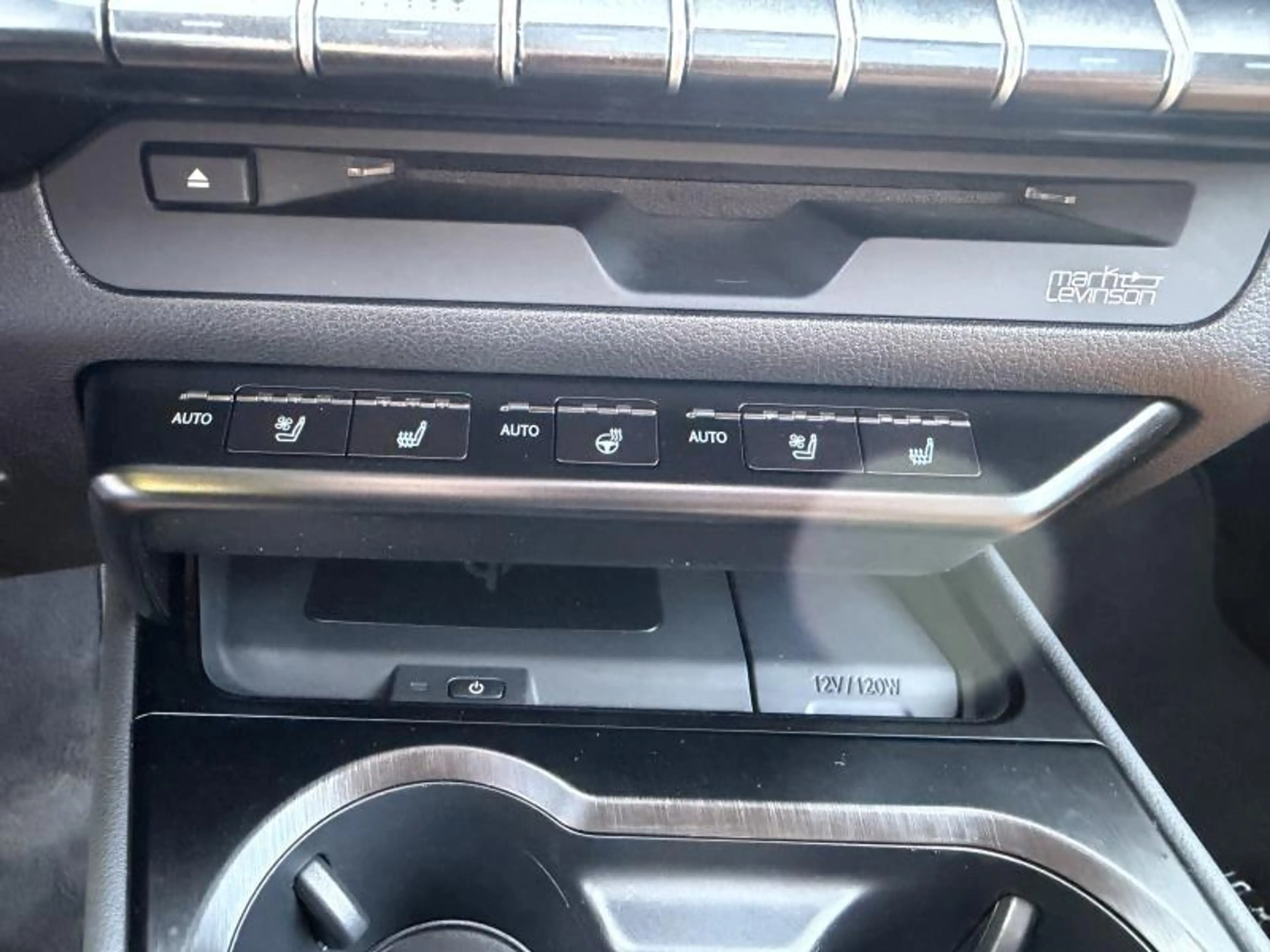 Lexus UX 250h Privilege Line — photo 10