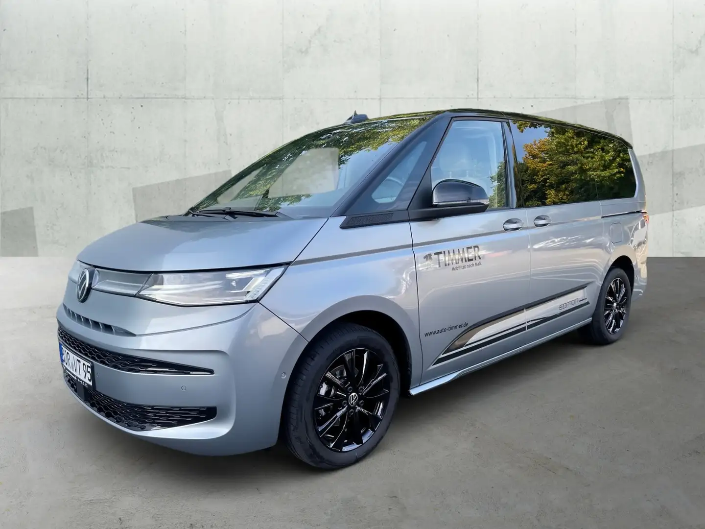 Volkswagen T7 Multivan 2.0 TDI DSG Edition *NAVI*AHK*STANDH.*PANO* Silber - 2