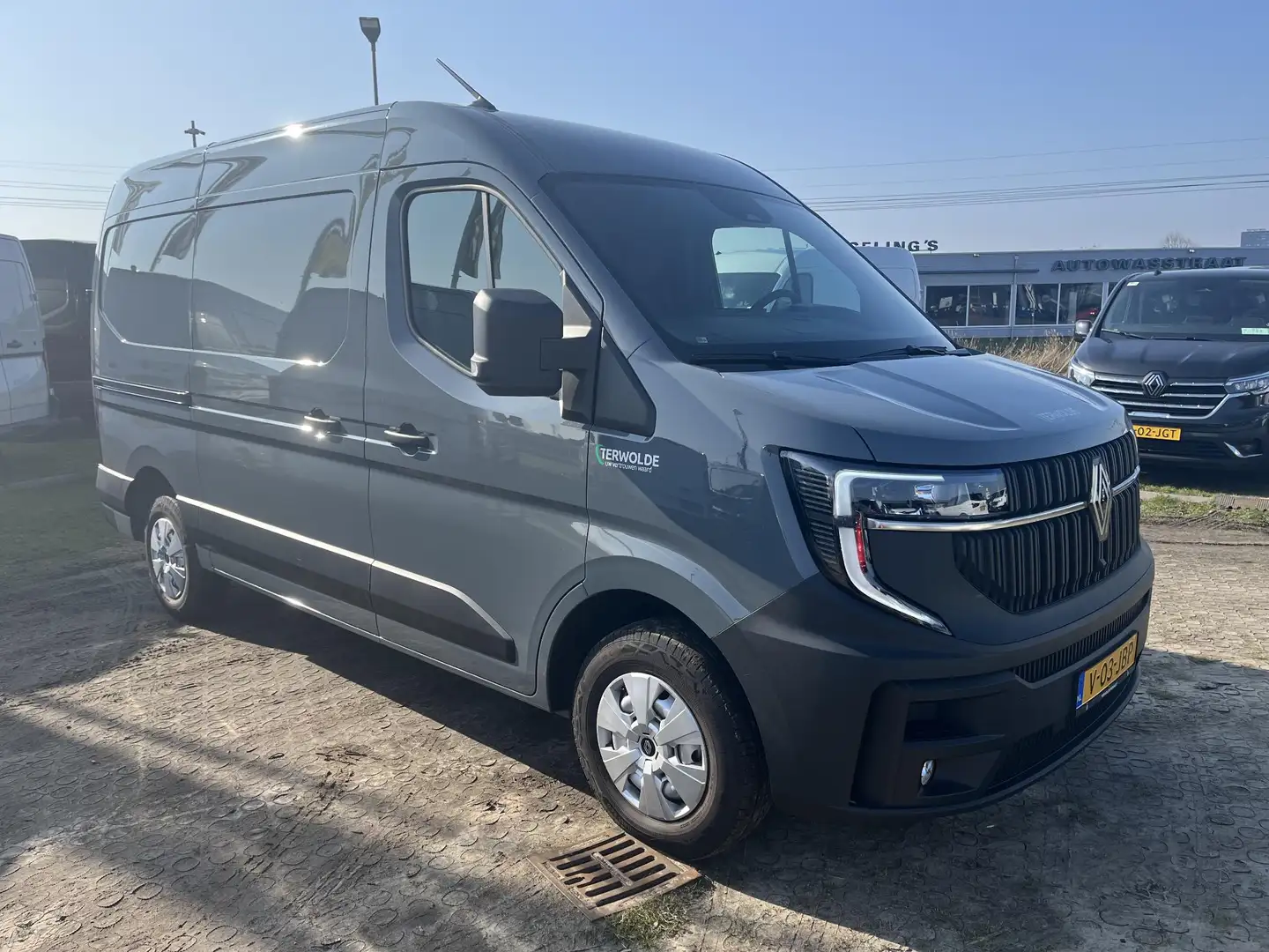 Renault Master T35 2.0 dCi 130 L2H2 Advance Gris - 2