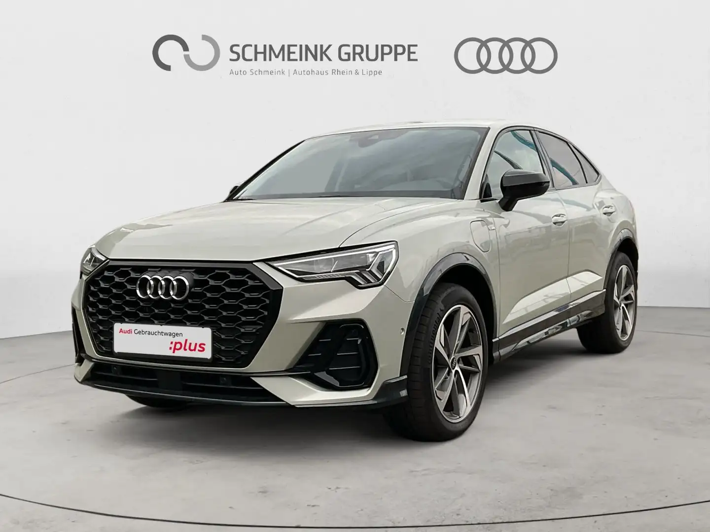 Audi Q3 45 S-line LED AHK Carplay Silber - 2