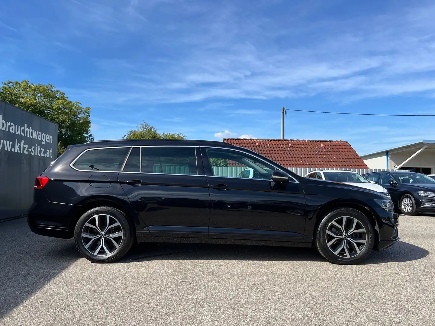 Volkswagen Passat Variant Business 2,0 SCR TDI Schwarz - 2