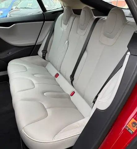 Tesla Model S view 6