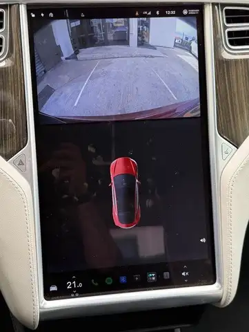 Tesla Model S view 14