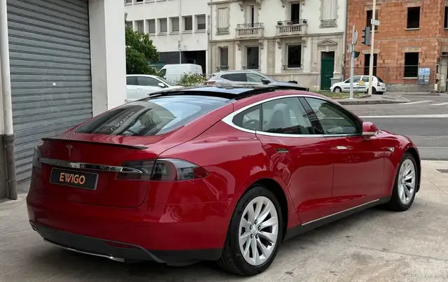 Tesla Model S view 2