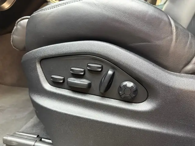 Porsche Cayenne view 19