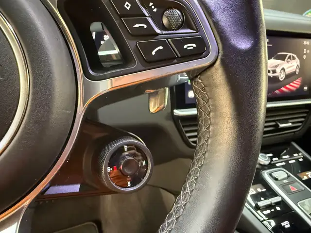Porsche Cayenne view 17