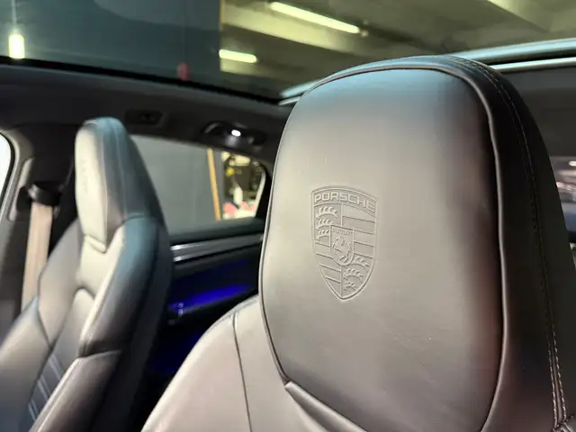 Porsche Cayenne view 22