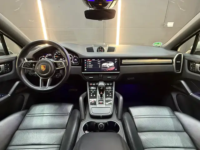 Porsche Cayenne view 4