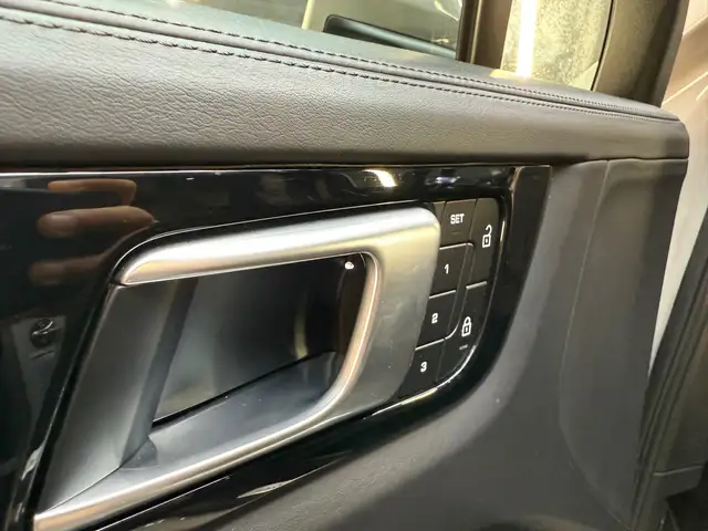 Porsche Cayenne view 20