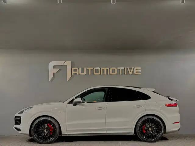 Porsche Cayenne view 10
