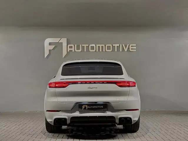 Porsche Cayenne view 11