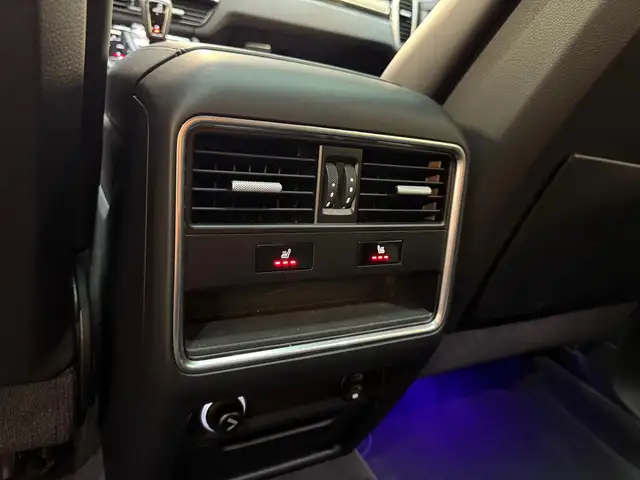 Porsche Cayenne view 23