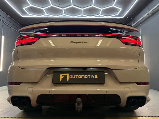 Porsche Cayenne view 29