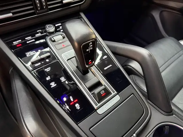 Porsche Cayenne view 18