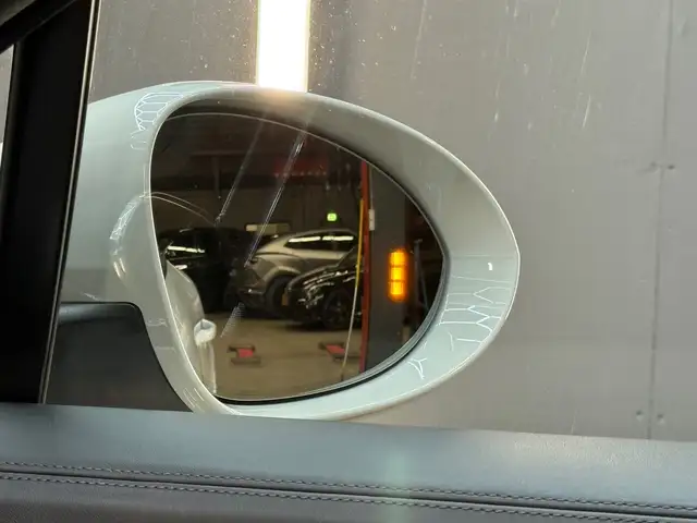 Porsche Cayenne view 26