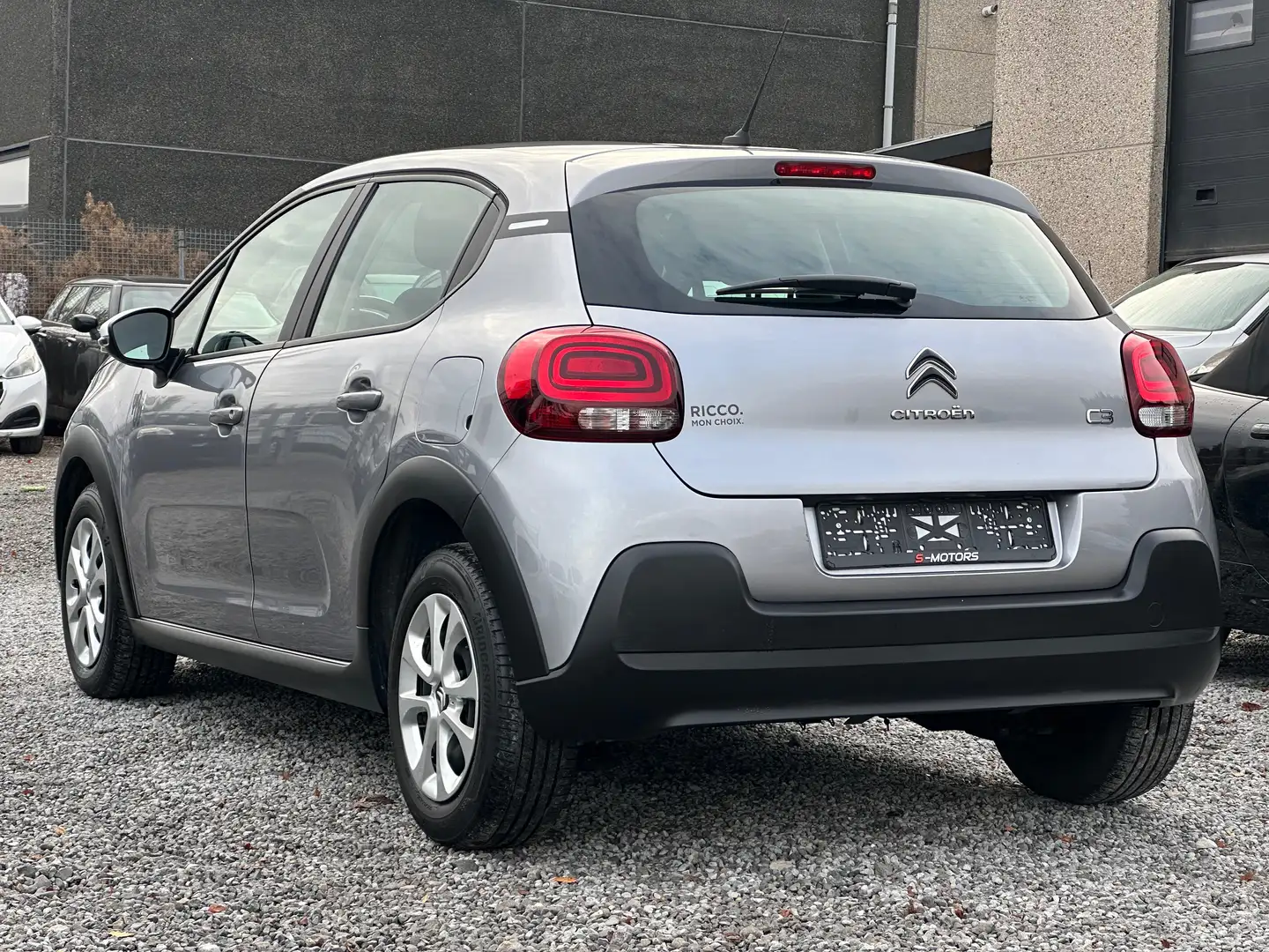 Citroen C3 • ETAT NEUF • Gris - 2