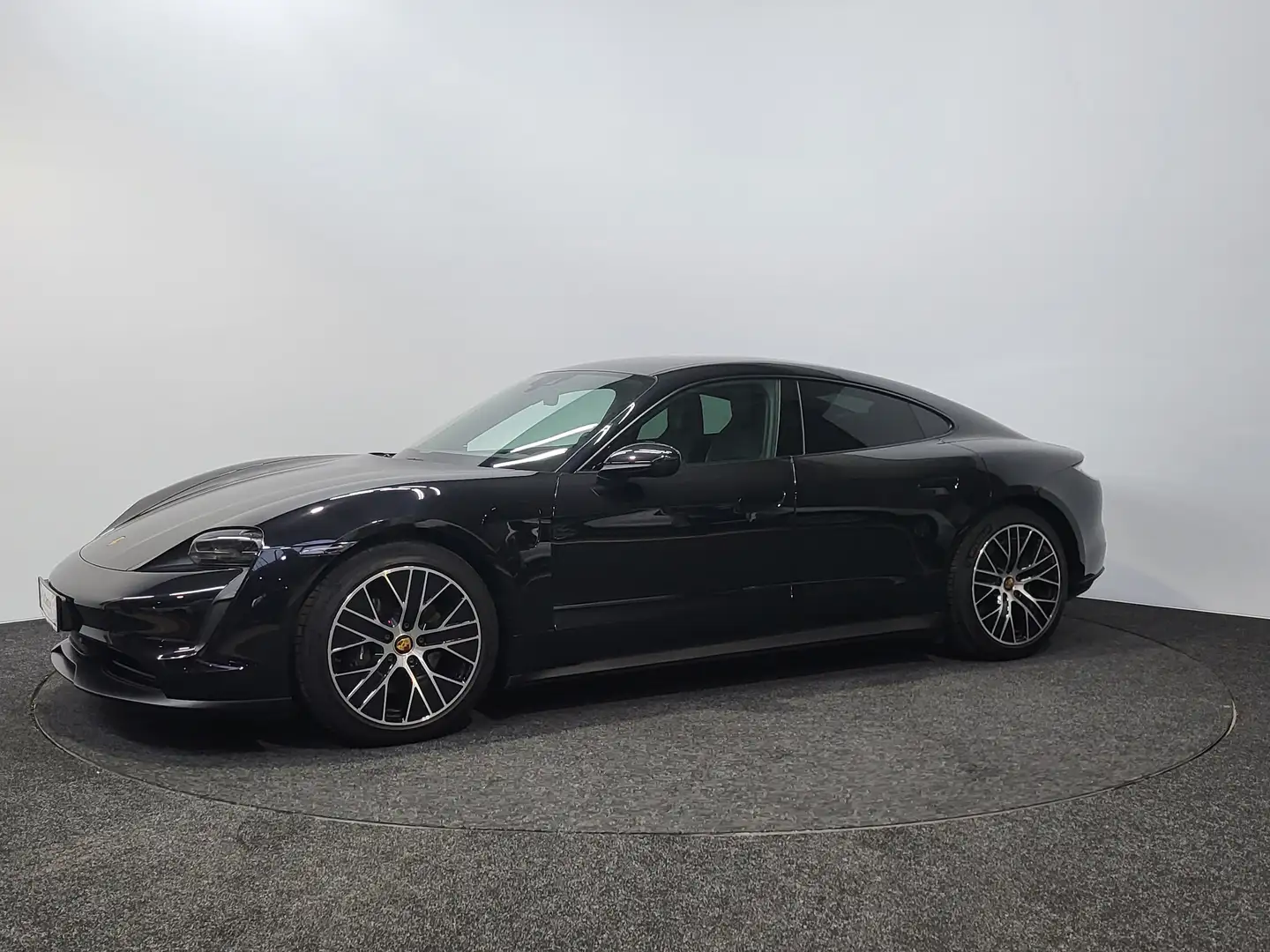 Porsche Taycan Pano ~ Led ~ 360 ~ DAB ~ Navi ~ CarPlay ~ TopDeal Zwart - 1