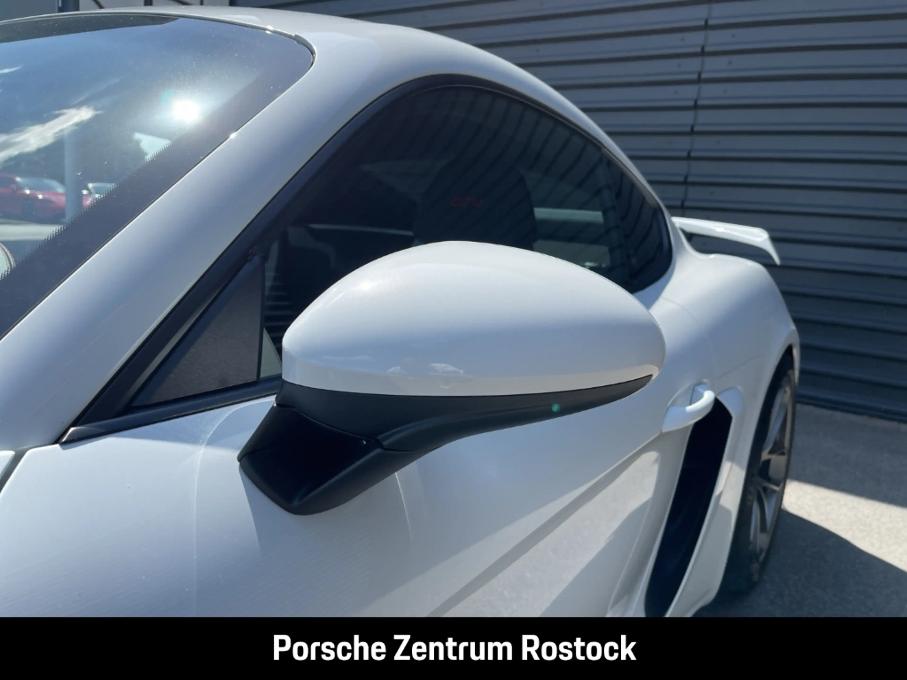 Porsche Cayman 718 GT4 — photo 25
