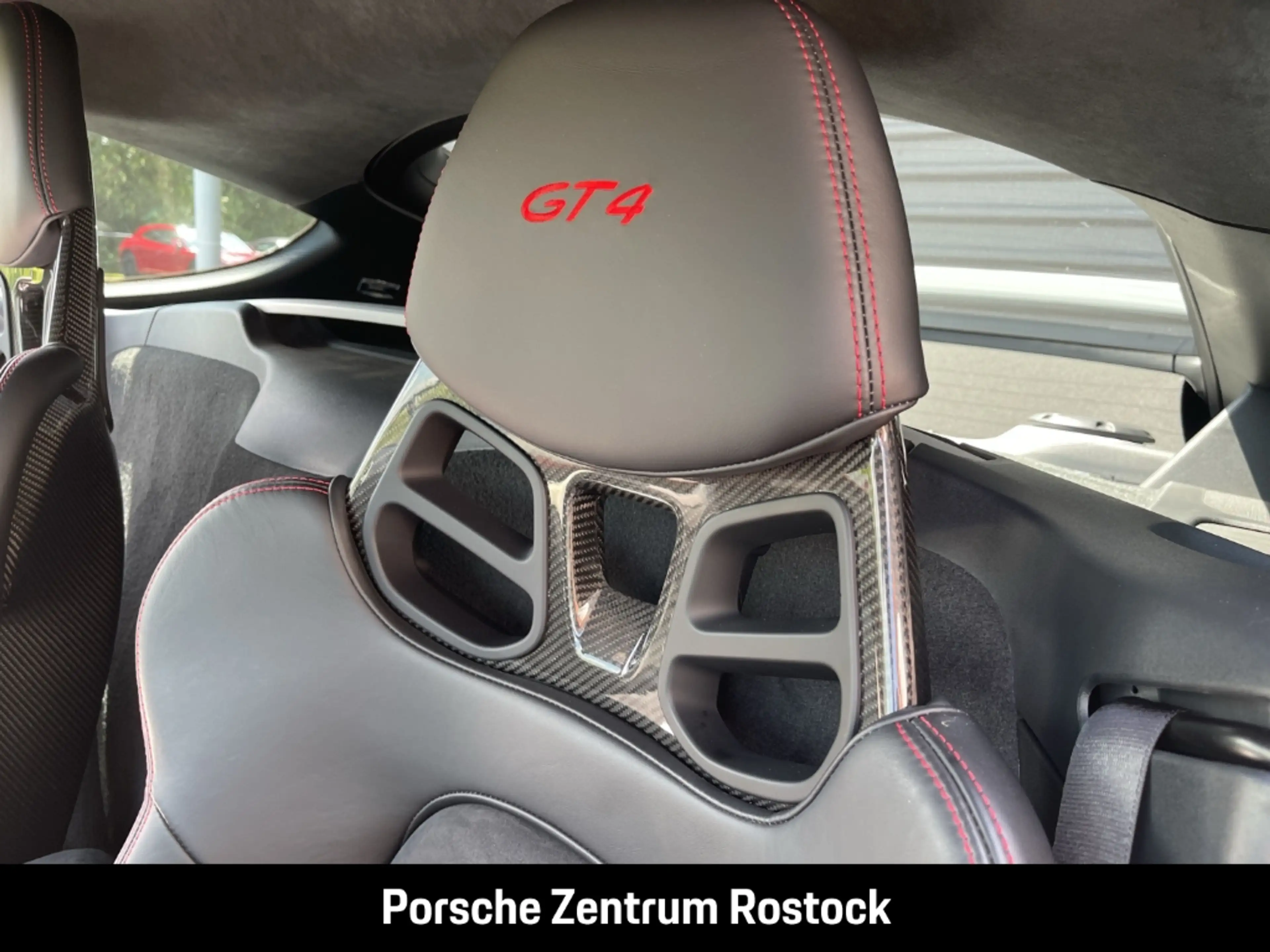Porsche Cayman 718 GT4 — photo 21
