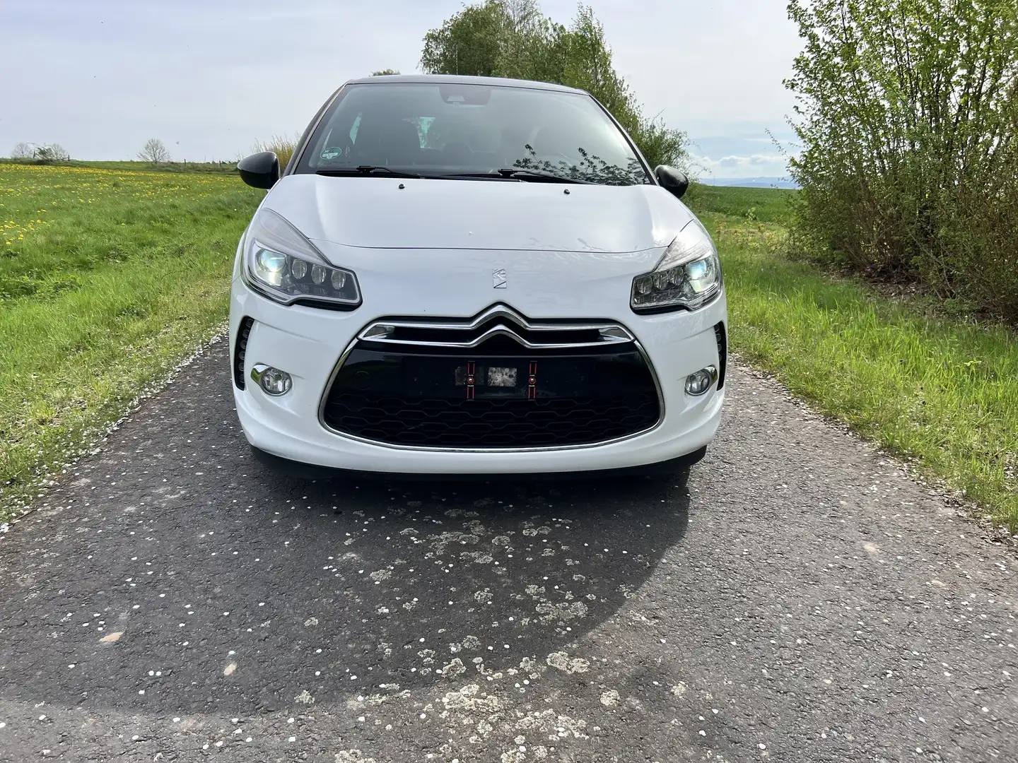 Citroen DS3 SportChic Weiß - 1