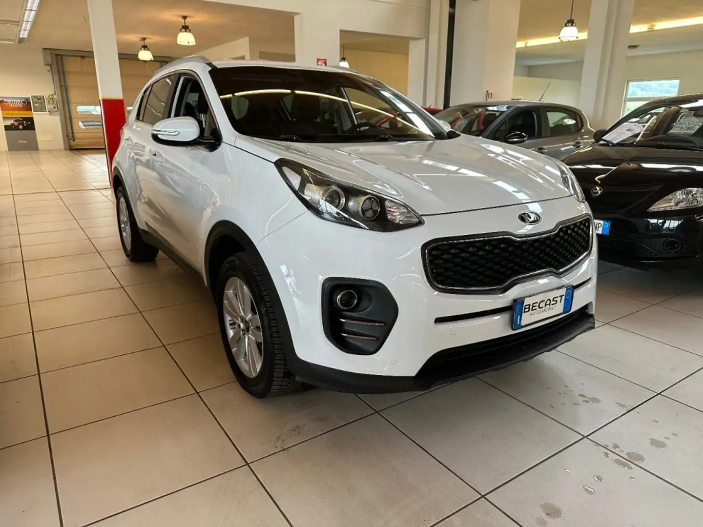 Kia Sportage 1.7 CRDI 2WD Cool UNICO PROPRIETARIO Bianco - 2