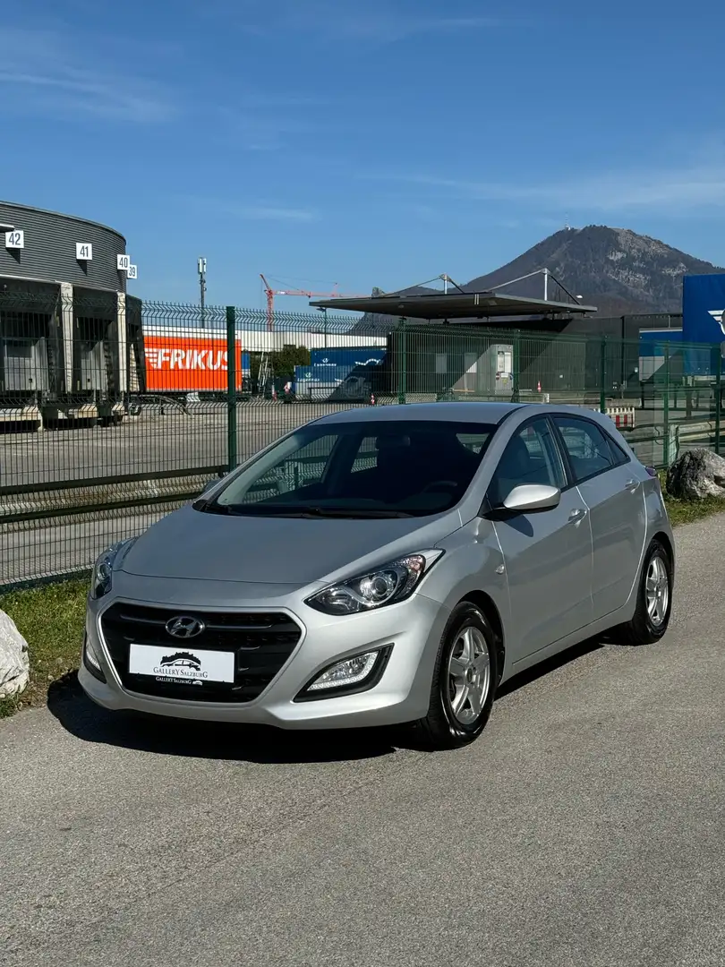 Hyundai i30 1.4 CVVT Life Limousine - 1