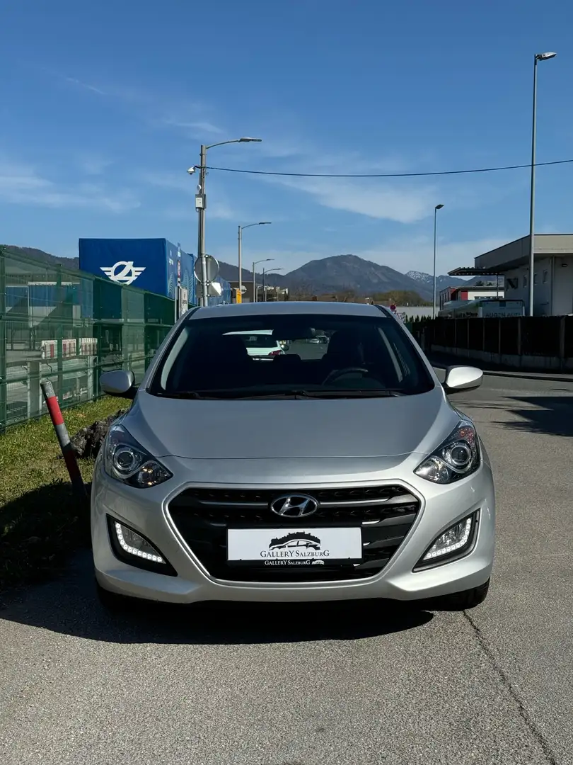 Hyundai i30 1.4 CVVT Life Limousine - 2