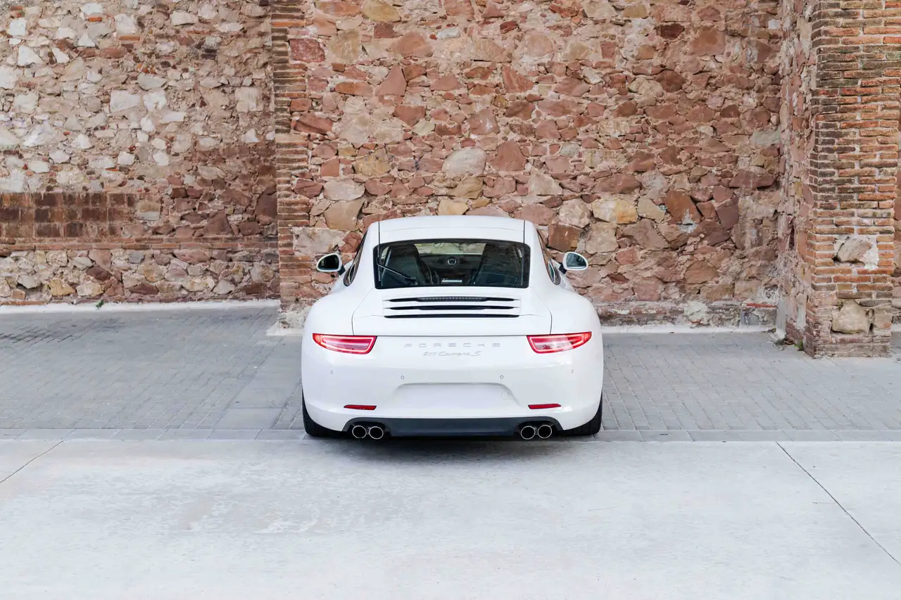 2011 Porsche 991 Carrera S Coupé PDK, photograph 5