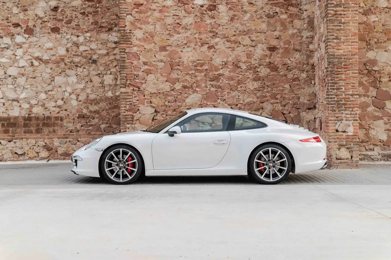 2011 Porsche 991 Carrera S Coupé PDK, photograph 3