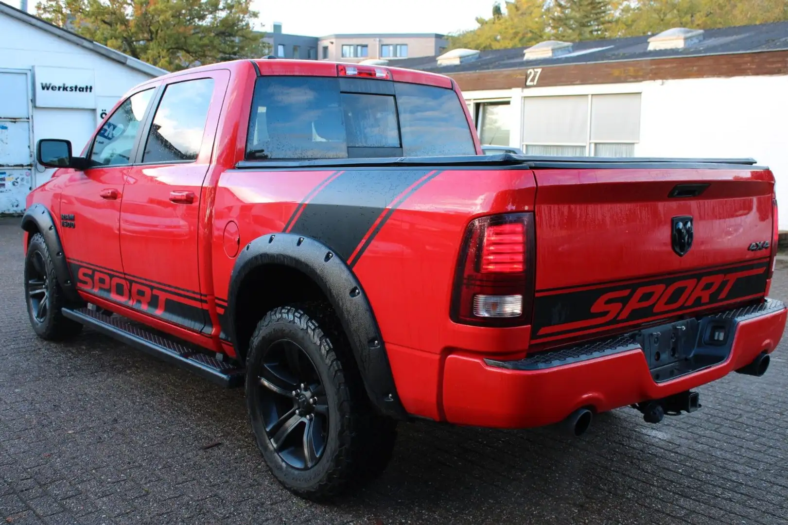 Dodge RAM 1500 Hemi Sport Crew Cab Navi Kamera SHZ Rot - 2