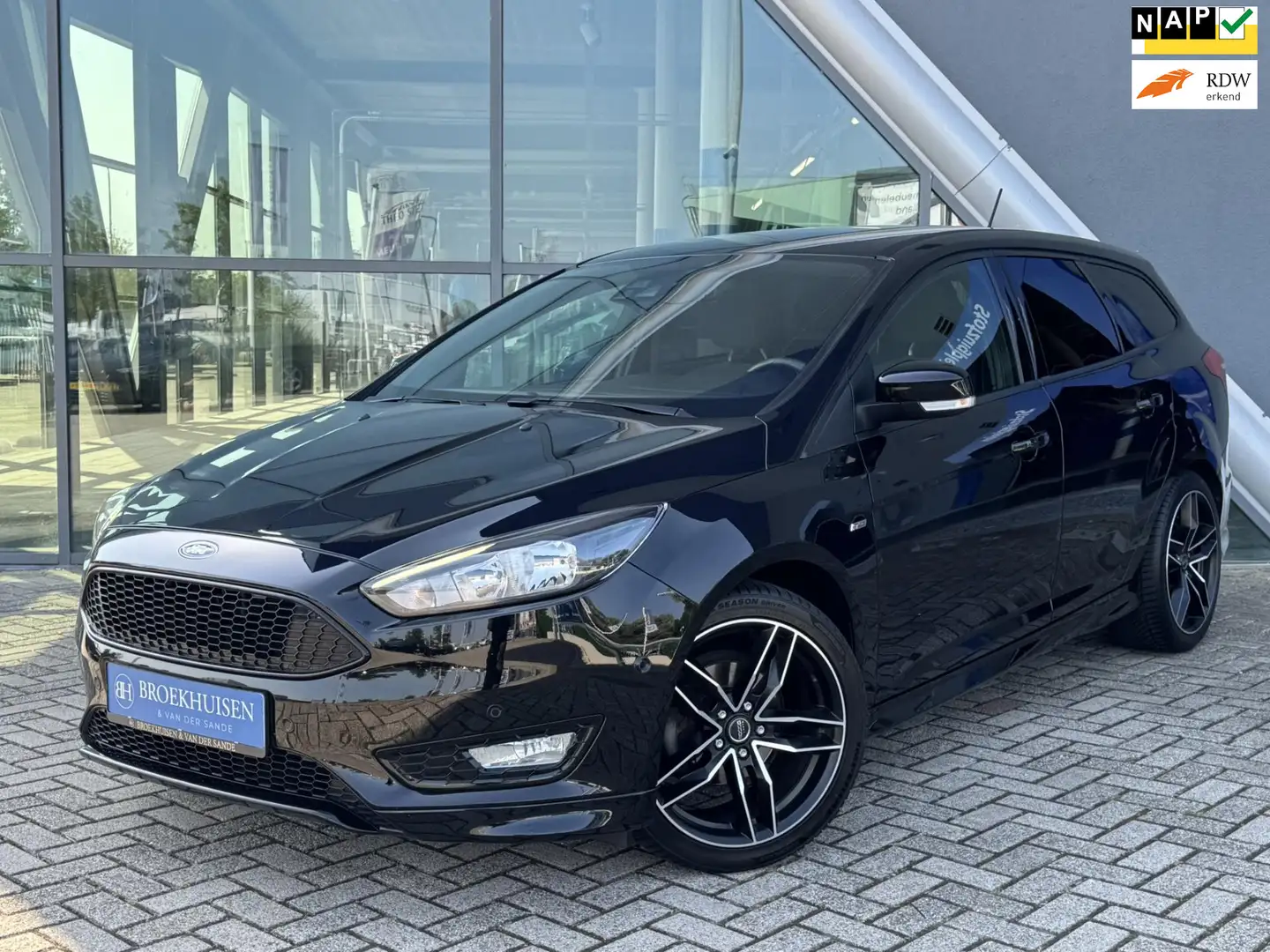 Ford Focus Wagon 1.0 St-Line 140pk Camera / Cruise Control / Zwart - 1