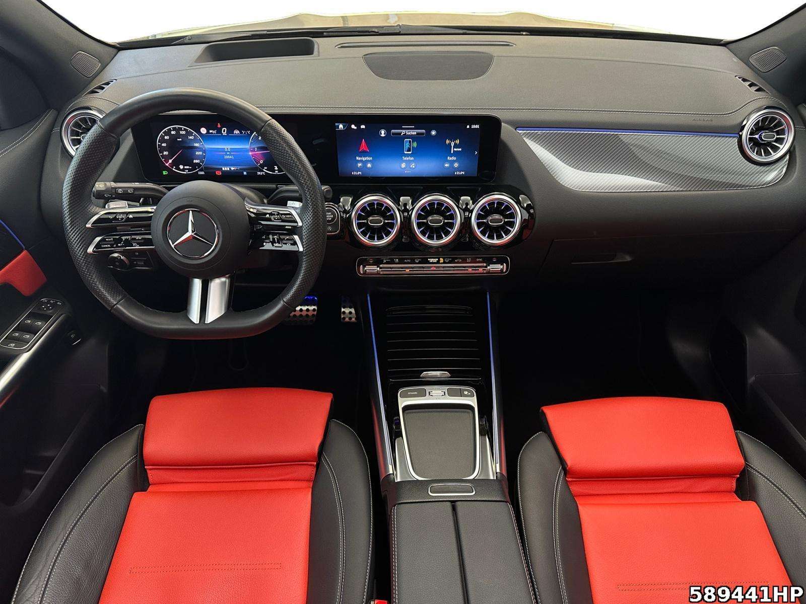 Mercedes-Benz GLA 220