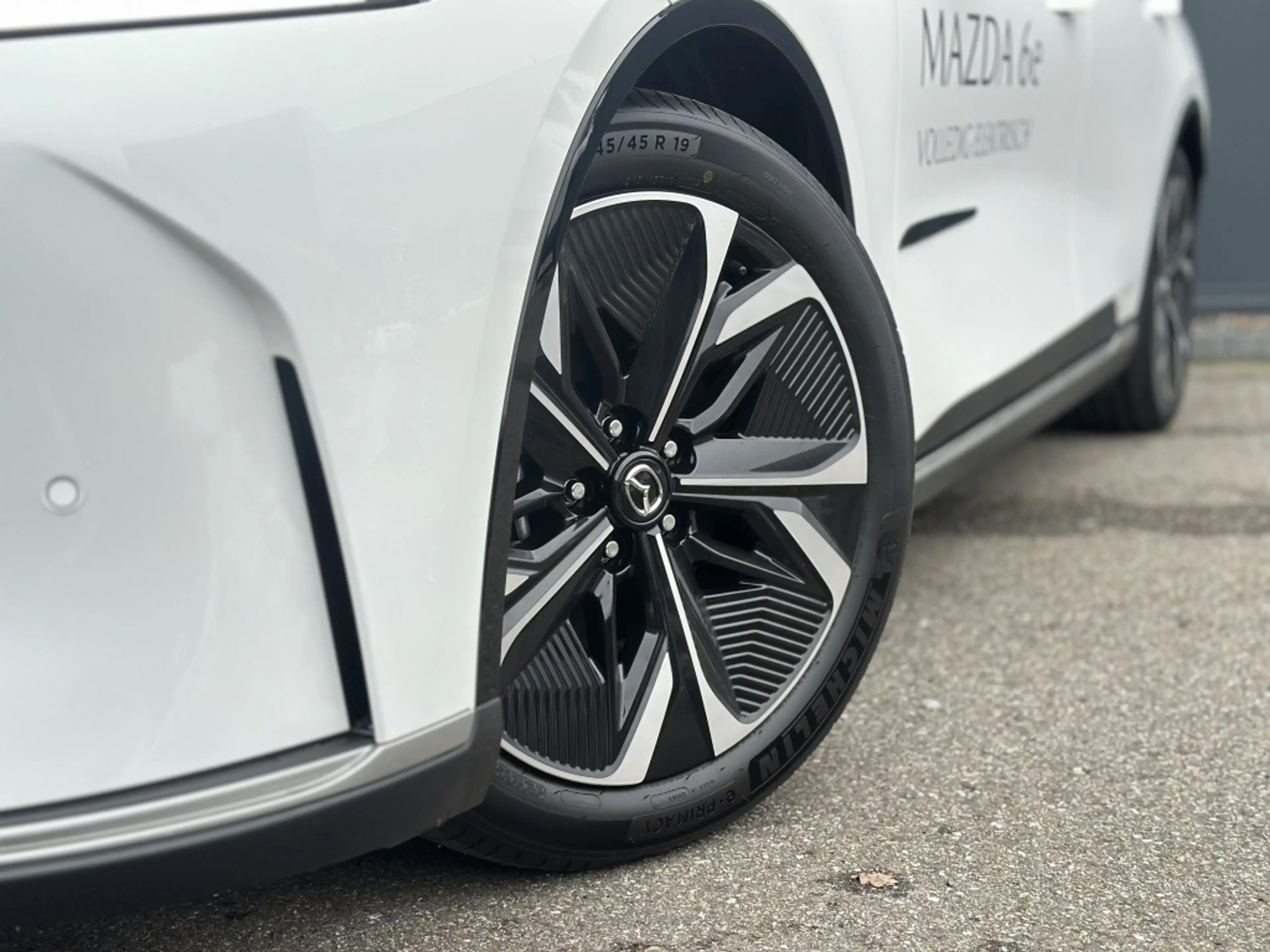 Mazda 6e Takumi 68.8 kWh — photo 11