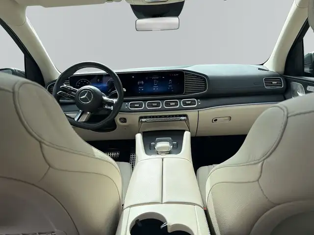 Mercedes-Benz GLS view 7