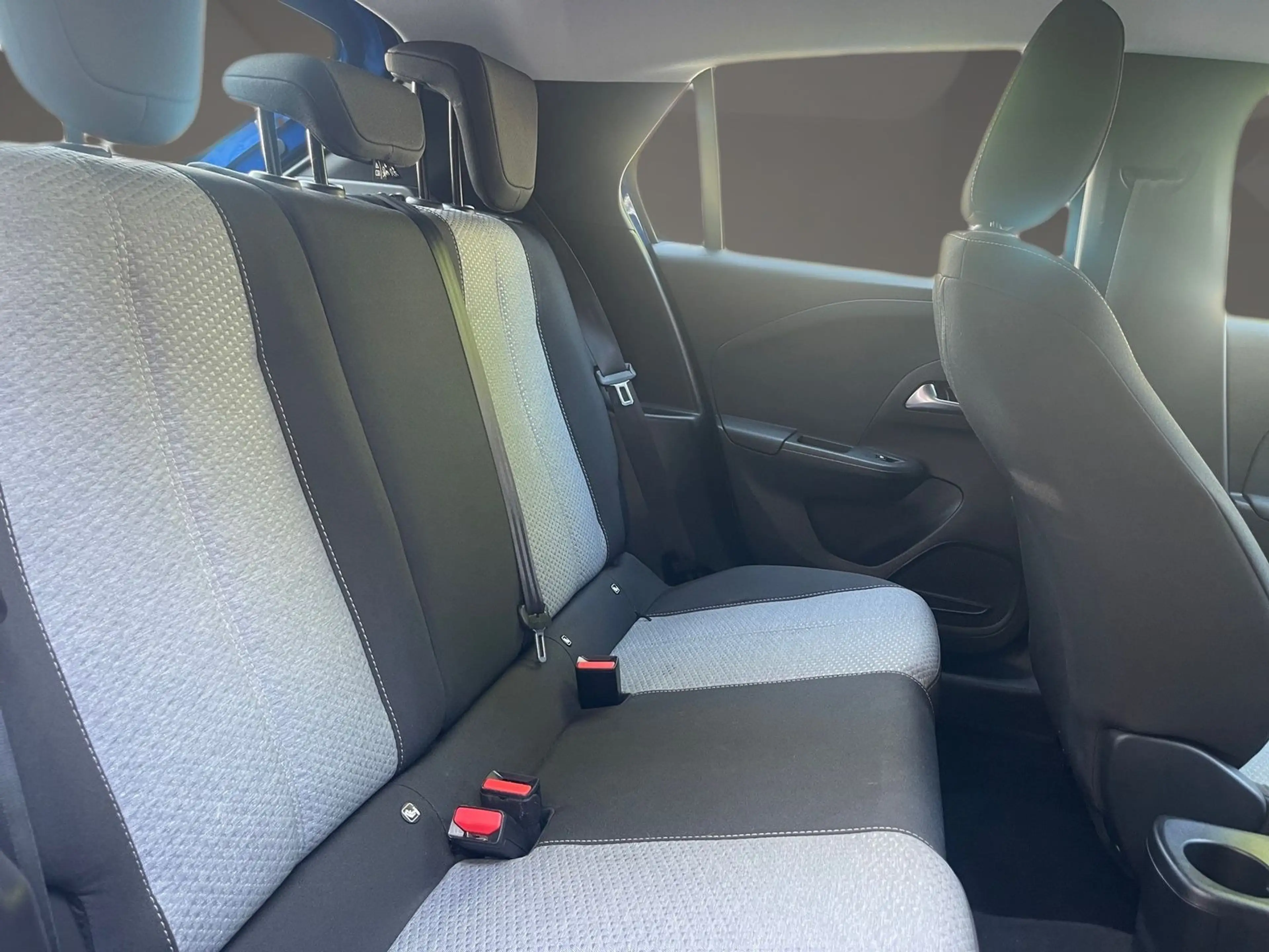 Opel Corsa F Edition Apple CarPlay Kamera PDC Klima — photo 13
