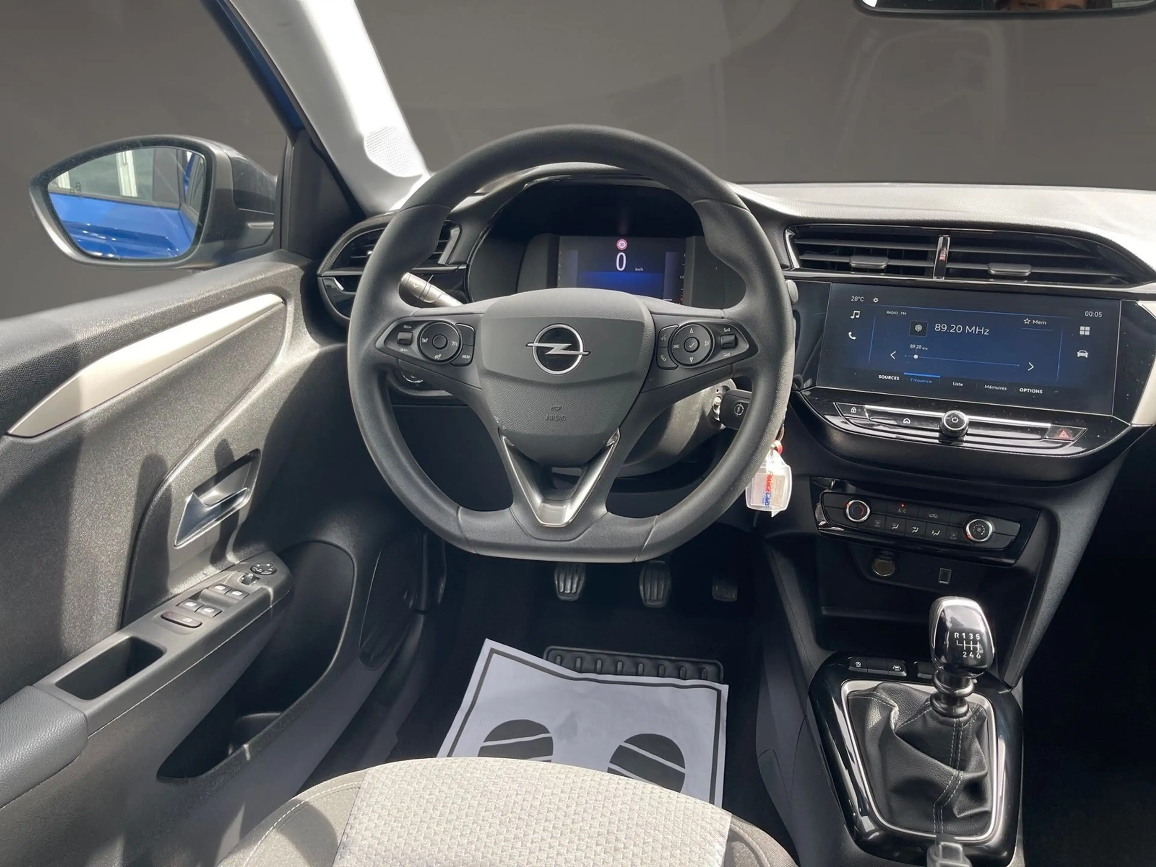 Opel Corsa F Edition Apple CarPlay Kamera PDC Klima — photo 10