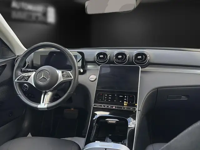 Mercedes-Benz C-Class view 13