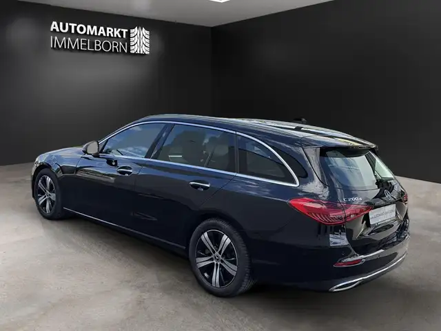 Mercedes-Benz C-Class view 6
