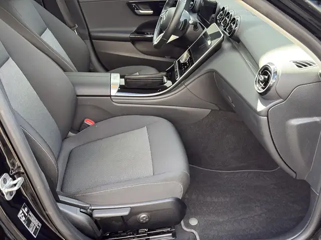 Mercedes-Benz C-Class view 15
