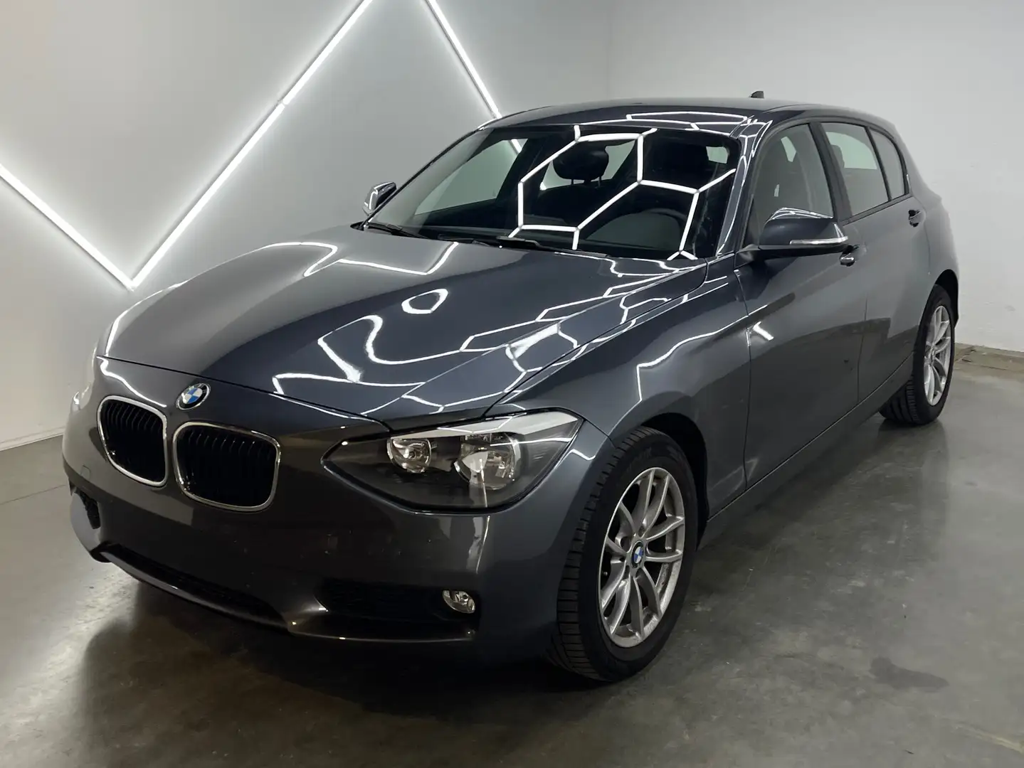 BMW 118 118i Grijs - 1