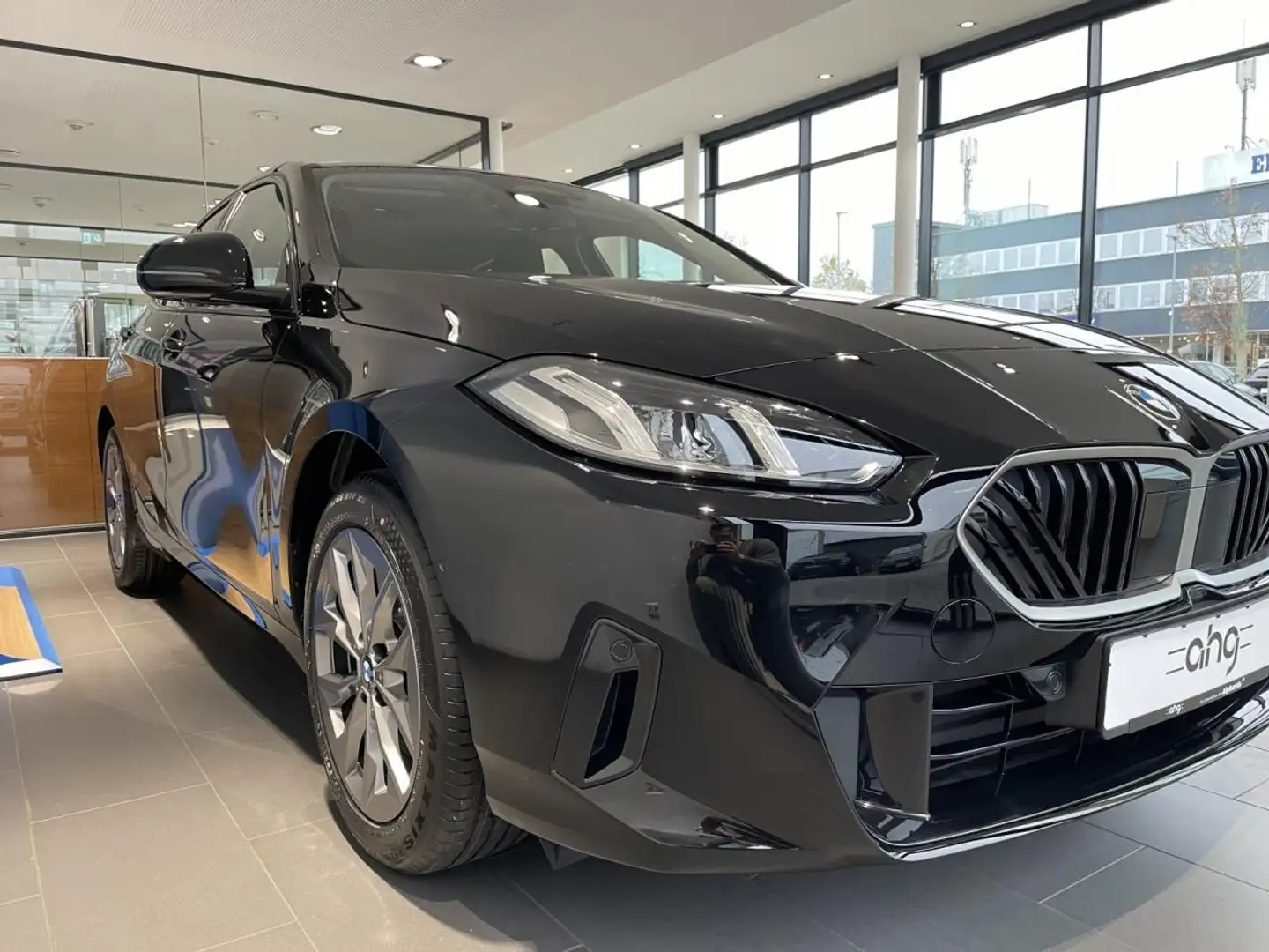 BMW 120 *Neues Modell* Automatik* Driving Assistant* LED * Schwarz - 2