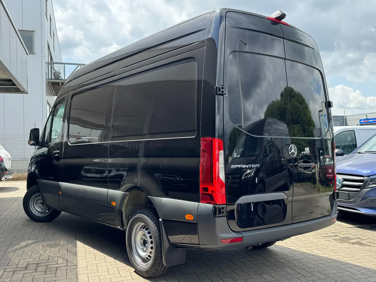 Mercedes-Benz Sprinter 317 pro / 47.891+BTW / VB 3.5T / 30 year pakket Negro - 2