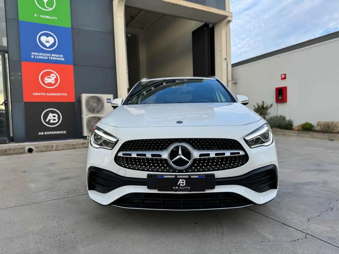Mercedes-Benz GLA 200 d Automatic Premium Bianco - 2