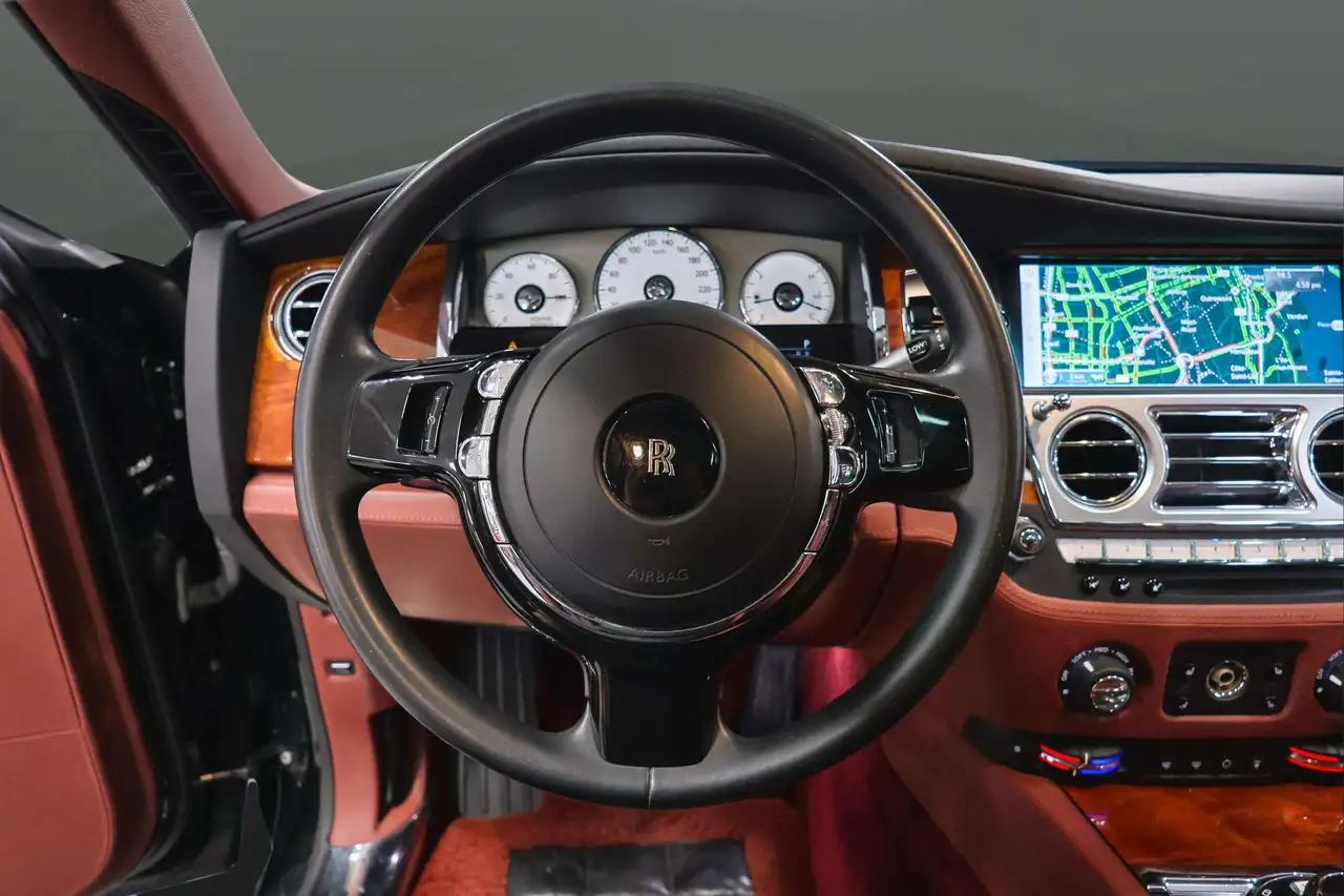 Rolls-Royce Ghost photo Rolls-Royce Ghost