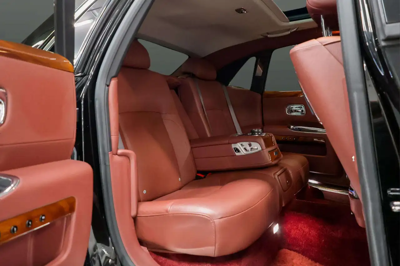 Rolls-Royce Ghost photo Rolls-Royce Ghost
