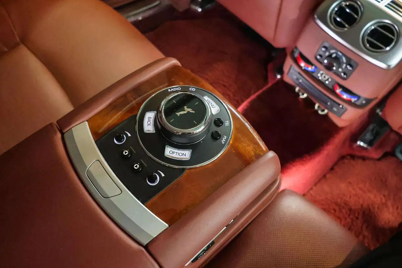 Rolls-Royce Ghost photo Rolls-Royce Ghost