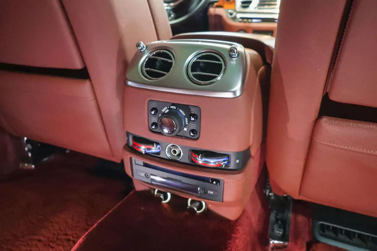 Rolls-Royce Ghost photo Rolls-Royce Ghost