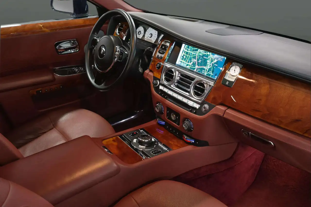 Rolls-Royce Ghost photo Rolls-Royce Ghost