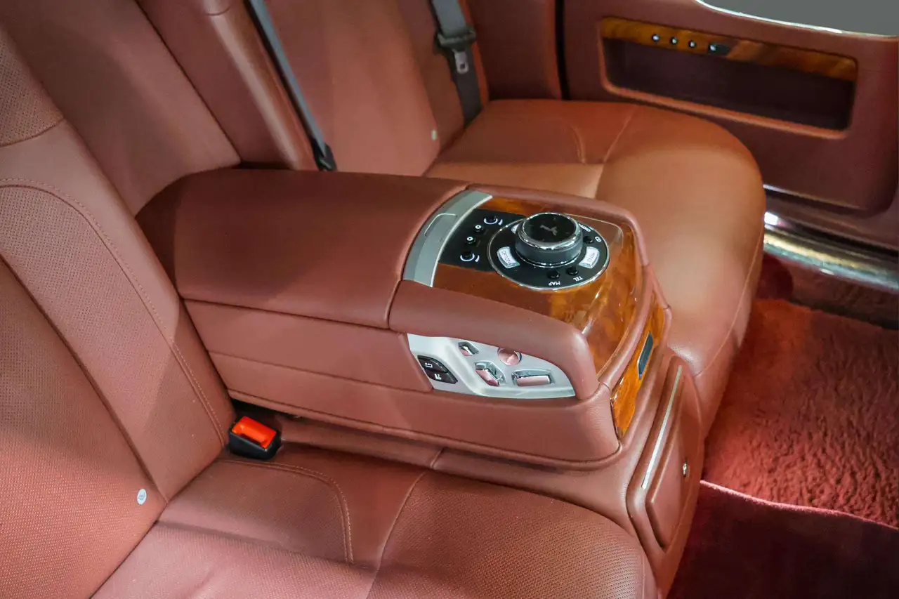 Rolls-Royce Ghost photo Rolls-Royce Ghost